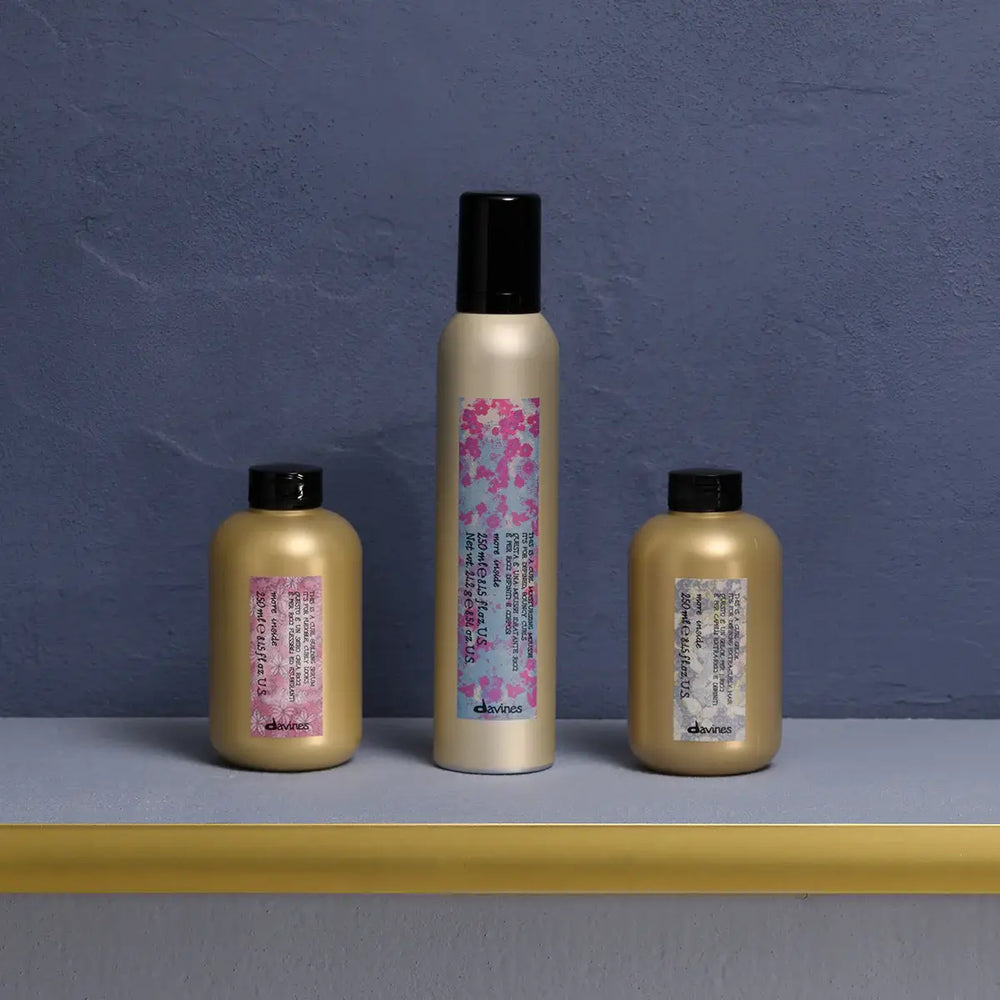 Questo è un Siero Crea Ricci - Curl Building Serum